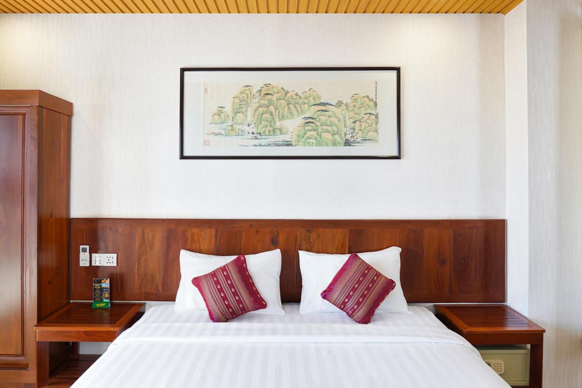 Phuminh Hotel Riverside Phnom Penh Exteriör bild