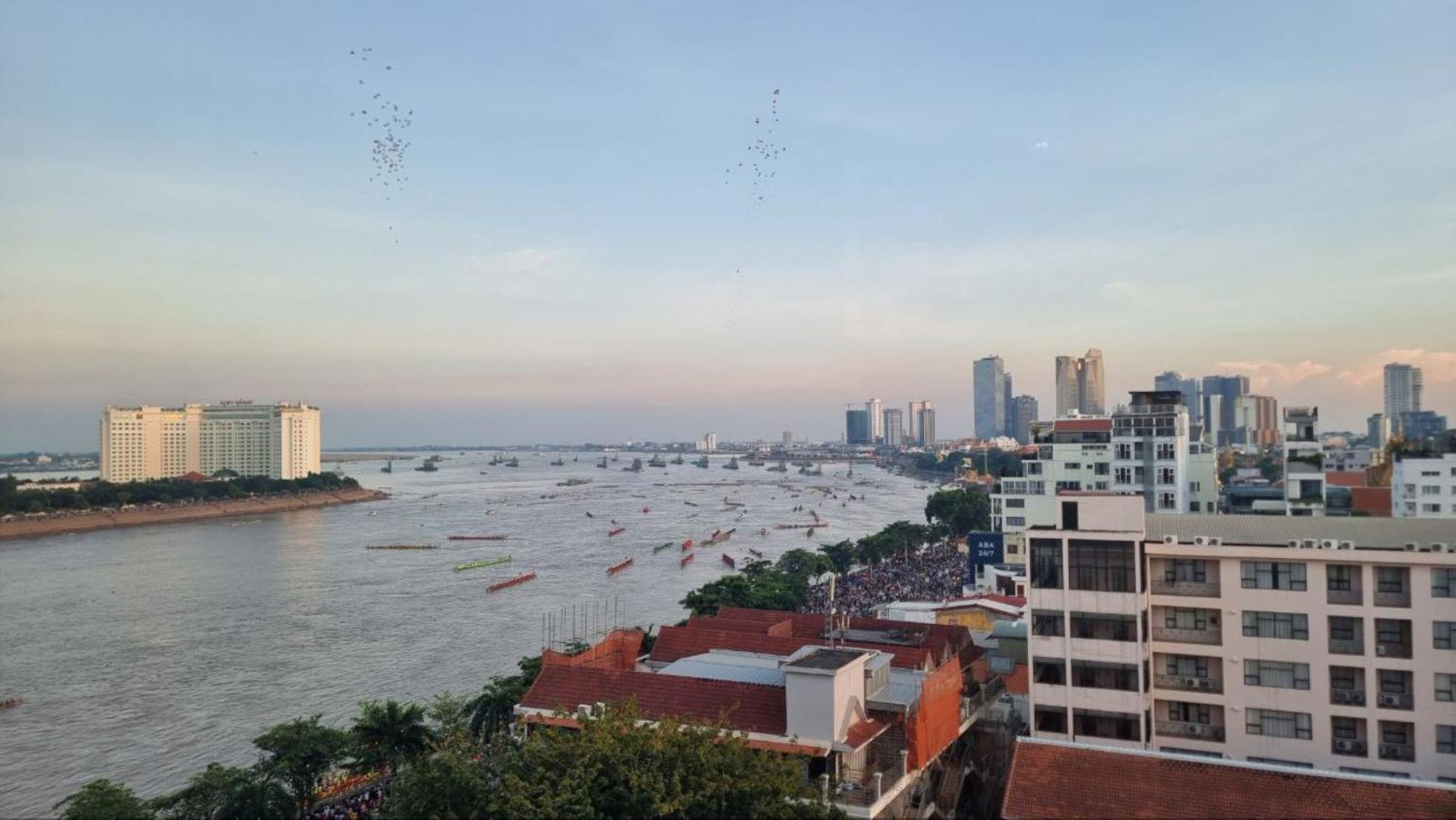 Phuminh Hotel Riverside Phnom Penh Exteriör bild