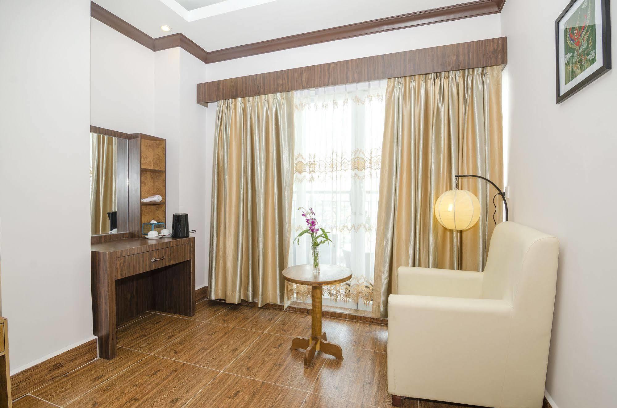 Phuminh Hotel Riverside Phnom Penh Exteriör bild